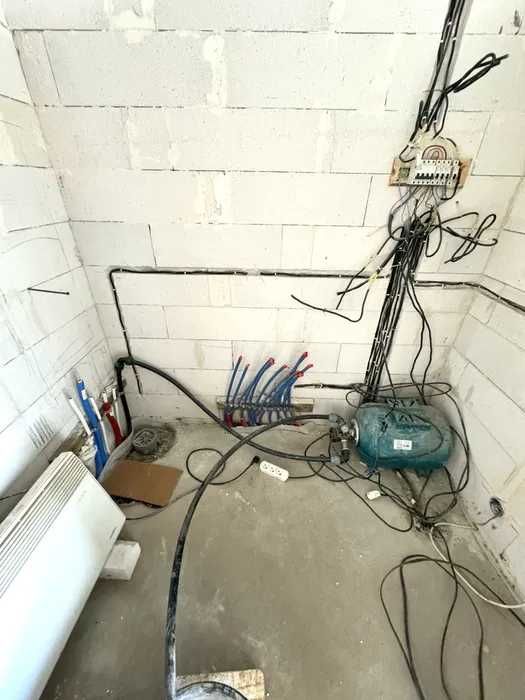 Якісний готовий будинок біля озера ! Велика ділянка 10 соток!