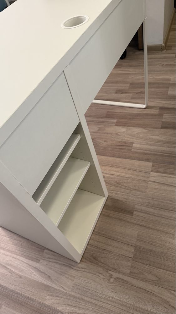 Стіл письмовий Ikea