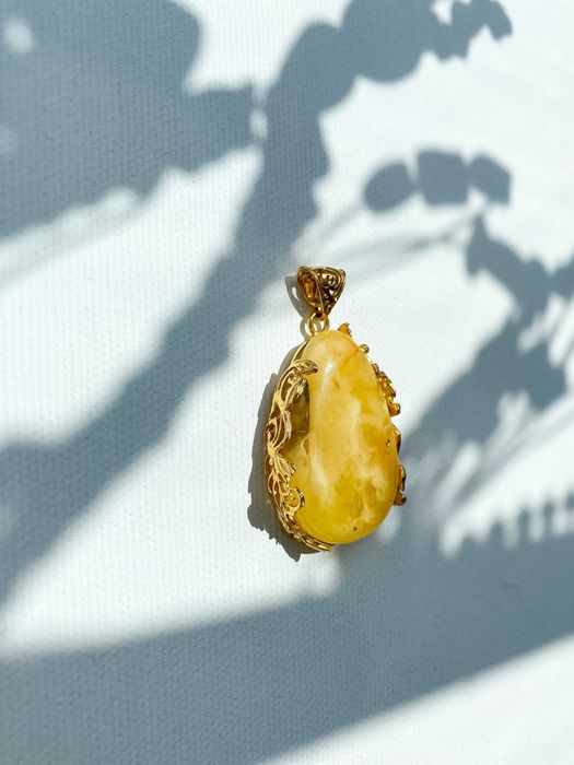 Naszyjnik z bursztynem mlecznym Królewski