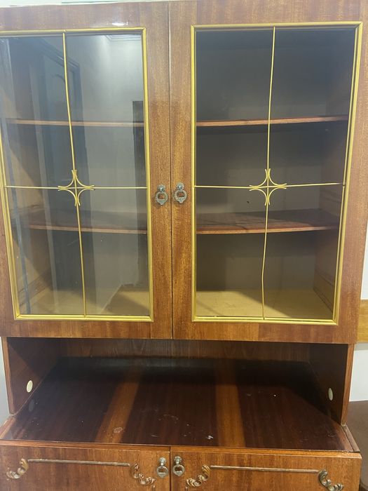 Пролається стінка