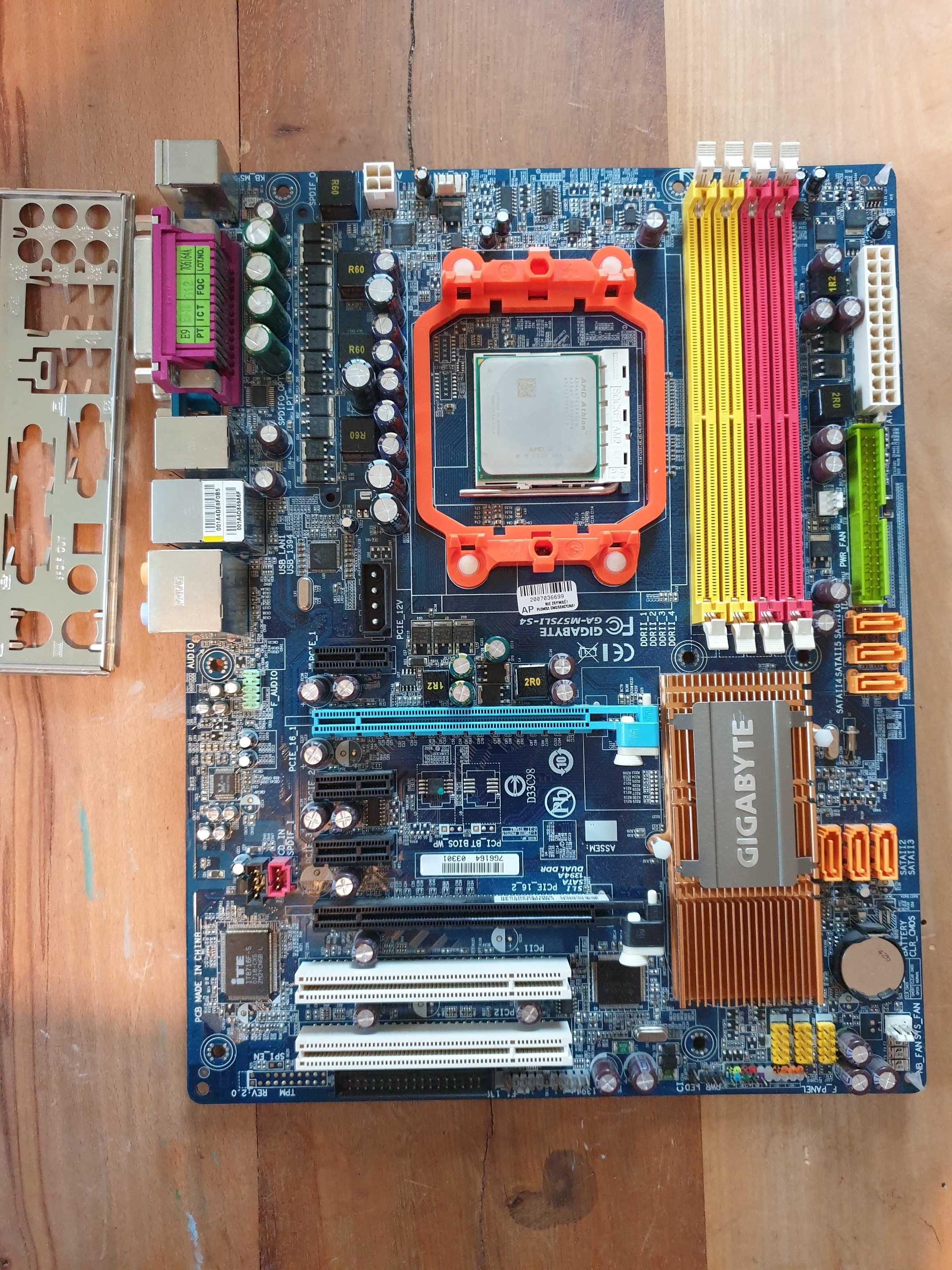 Gigabyte GA-M57SLI-S4 box