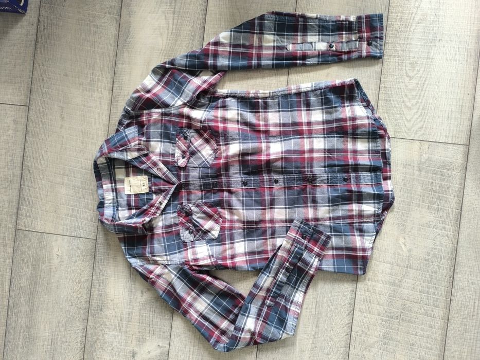 Dwie Koszule w kratę Diverse, Hause