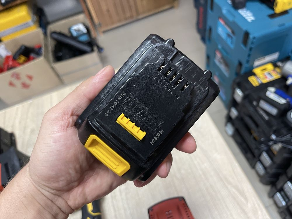 DeWalt DCD777 / вживаний акумуляторний шуруповерт Девольт