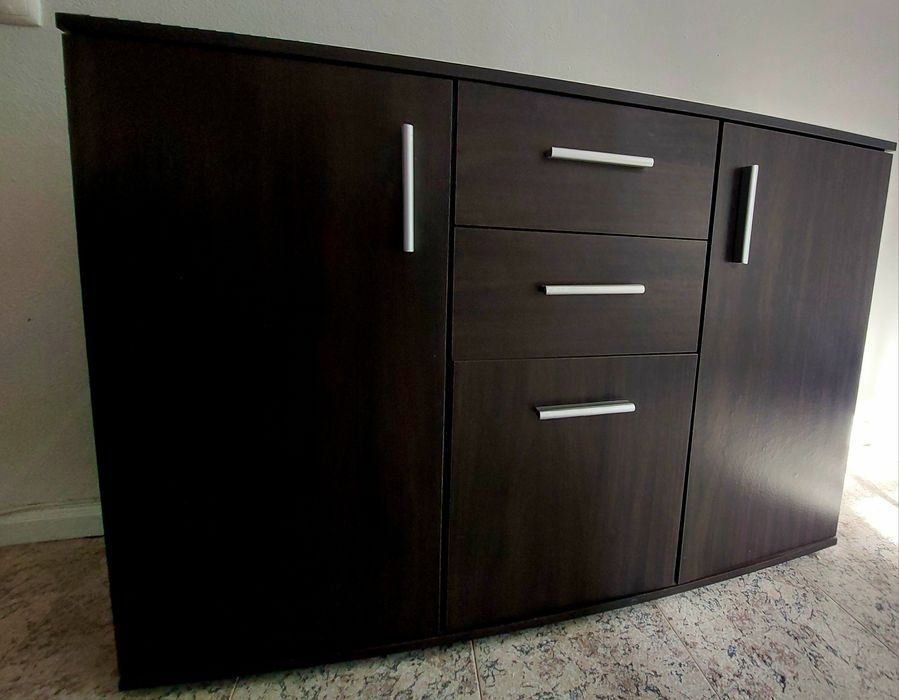 Aparador madeira escura