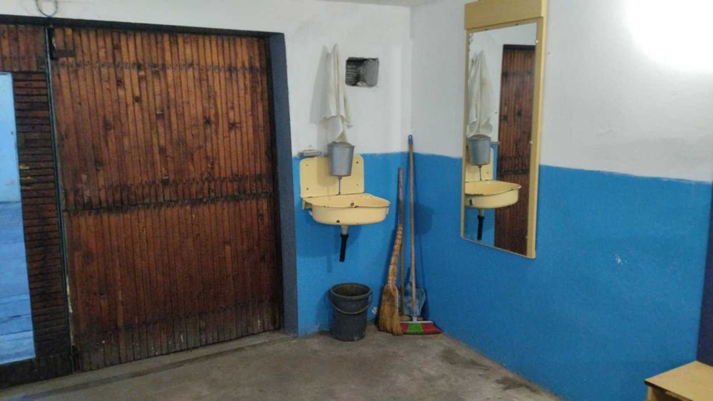 Продам гараж з прибудовою в гарному місці