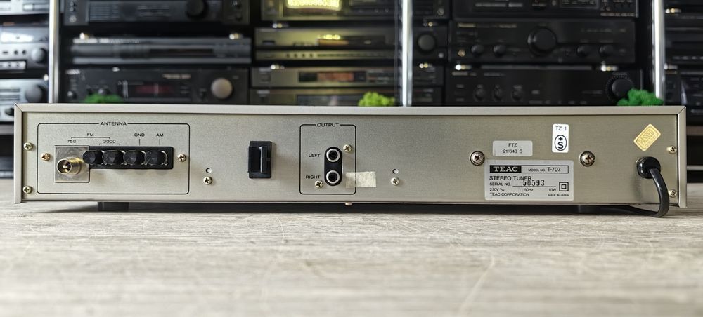 Тюнер TEAC T-707