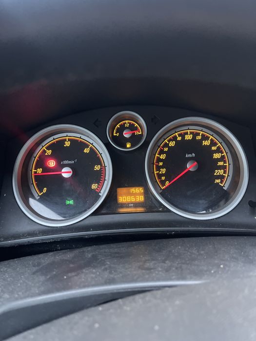 Opel Astra GTC 1.3tdci