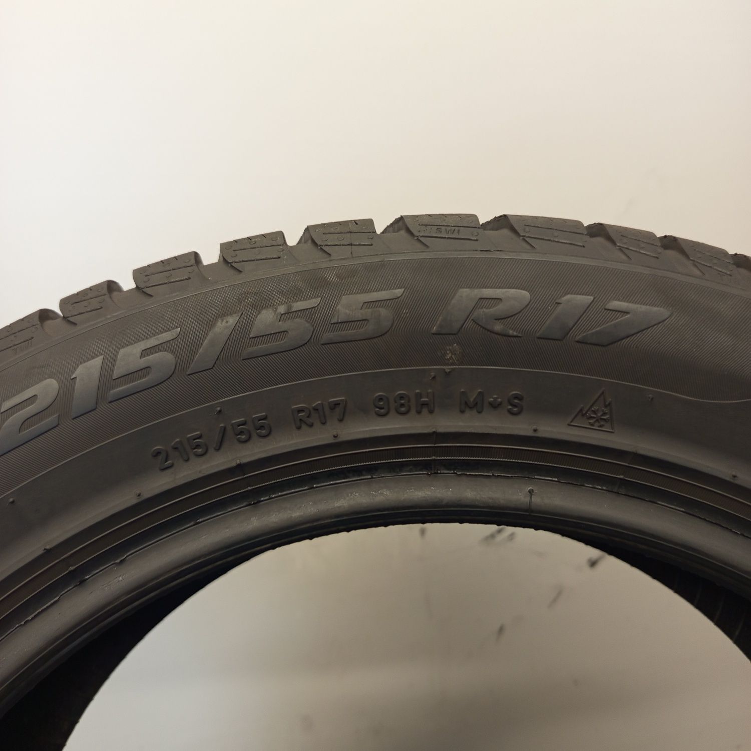 215/55R17 Pirelli Sottozero 3