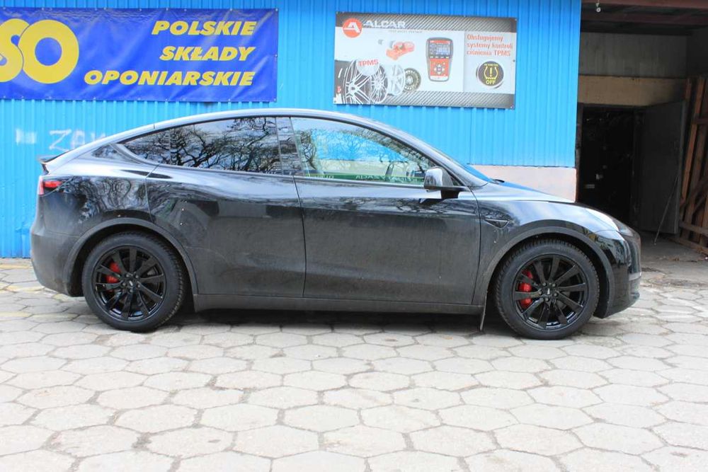 TESLA Y KOŁA ZIMOWE 19" Czarne + Vredestein Pro+ Winter NOWOŚĆ F-V