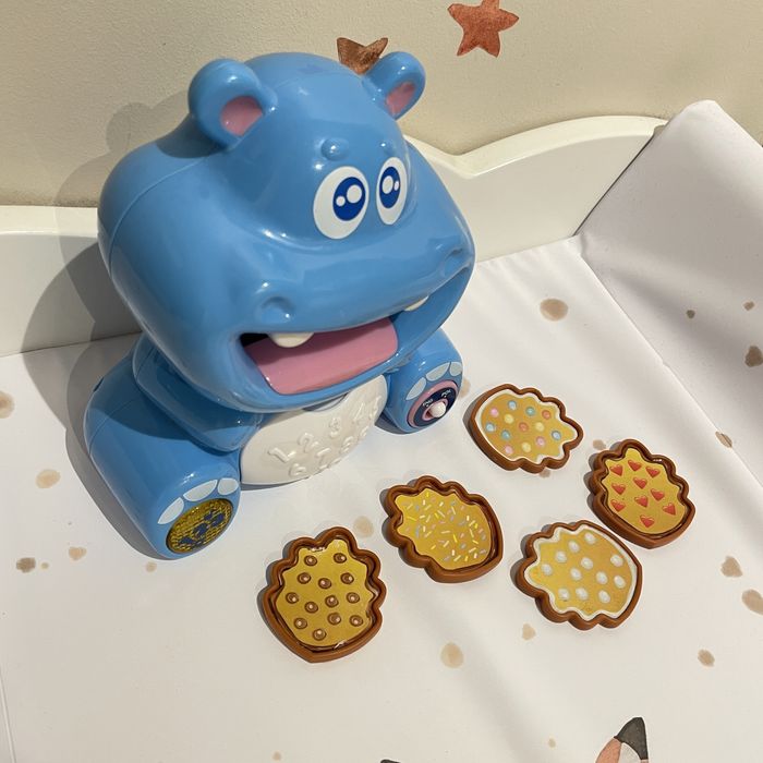 Zabawka interaktywna Dumel Ciasteczkowy Hipcio do nauki liczenia