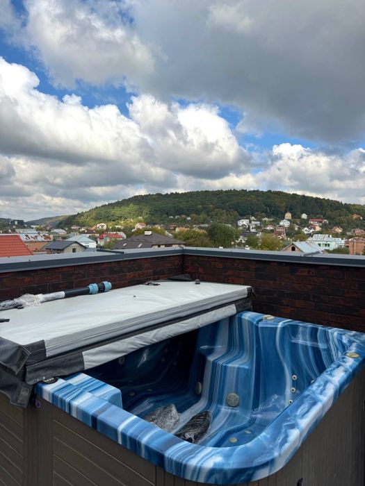 Продаж котеджу з терасою на даху м.Винники