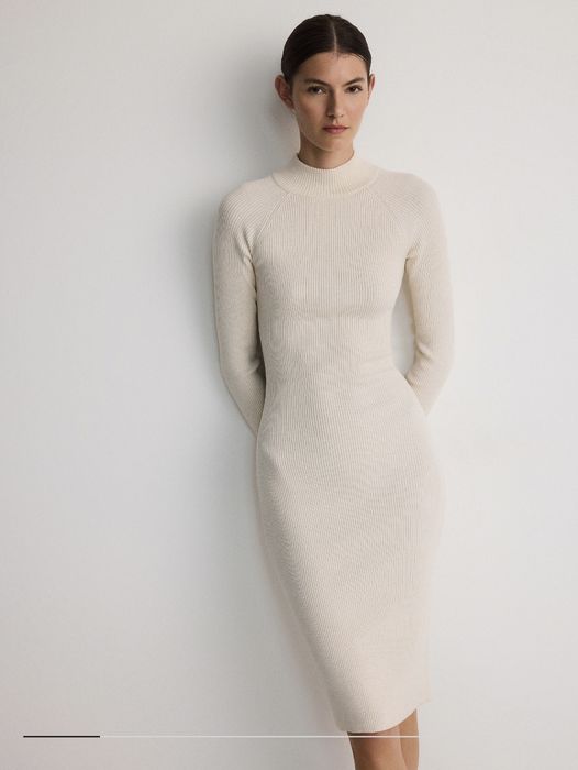 Reserved сукня резинка рубчик  пудрова нова 38