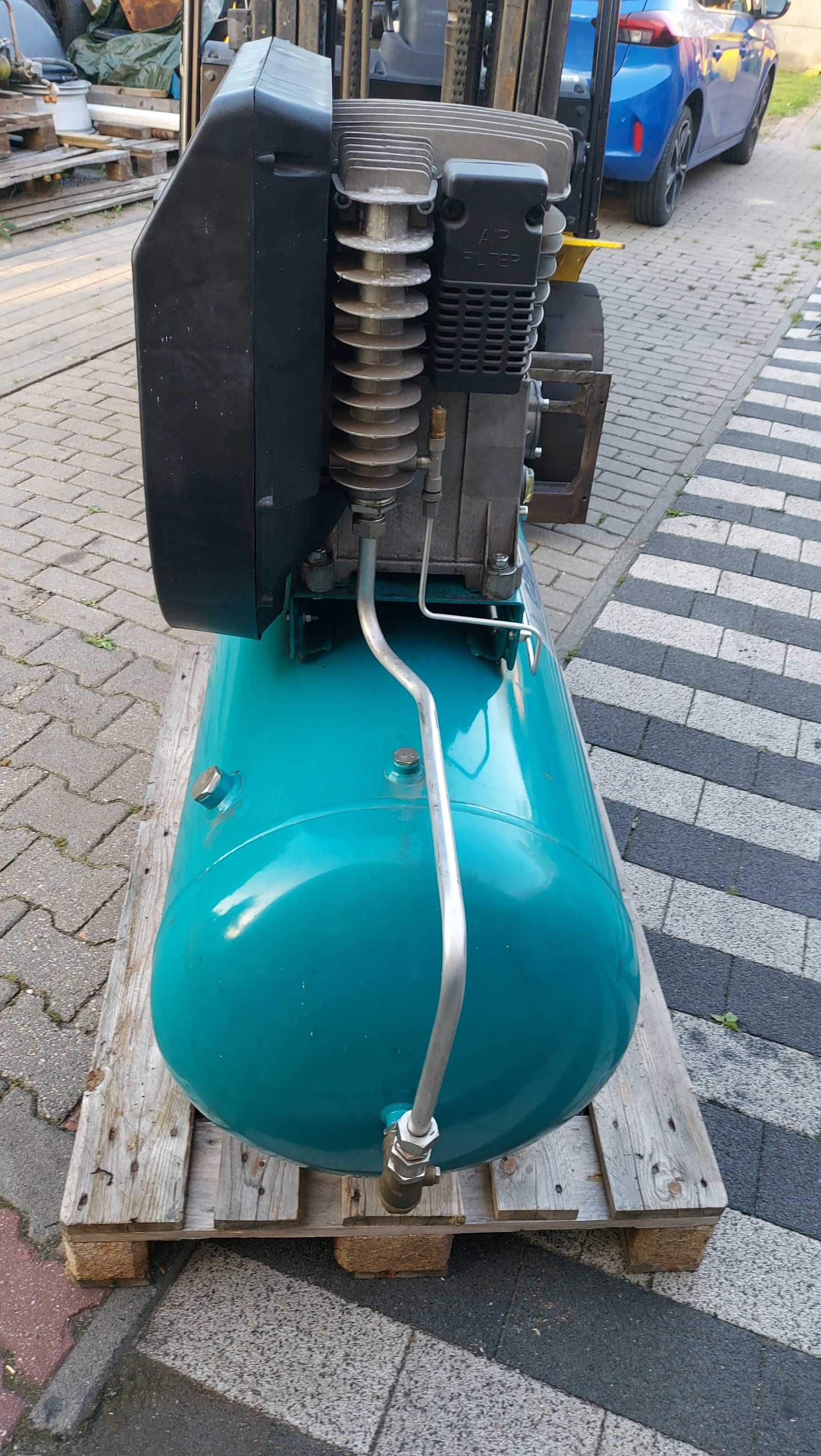 Kompresor tłokowy GIEB 270 L
