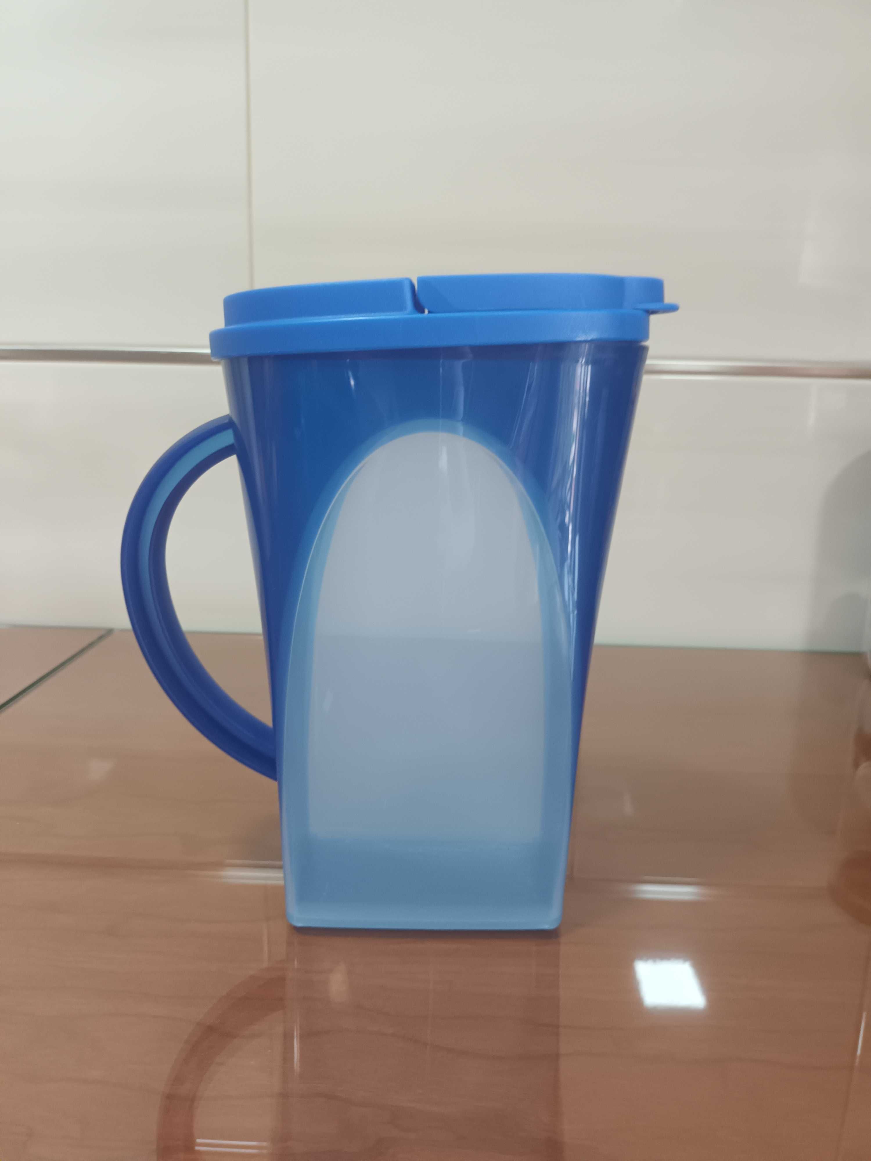 Jarro tupperware azul