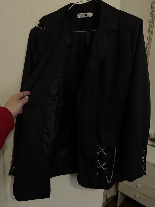 Черный пиджак оверсайз