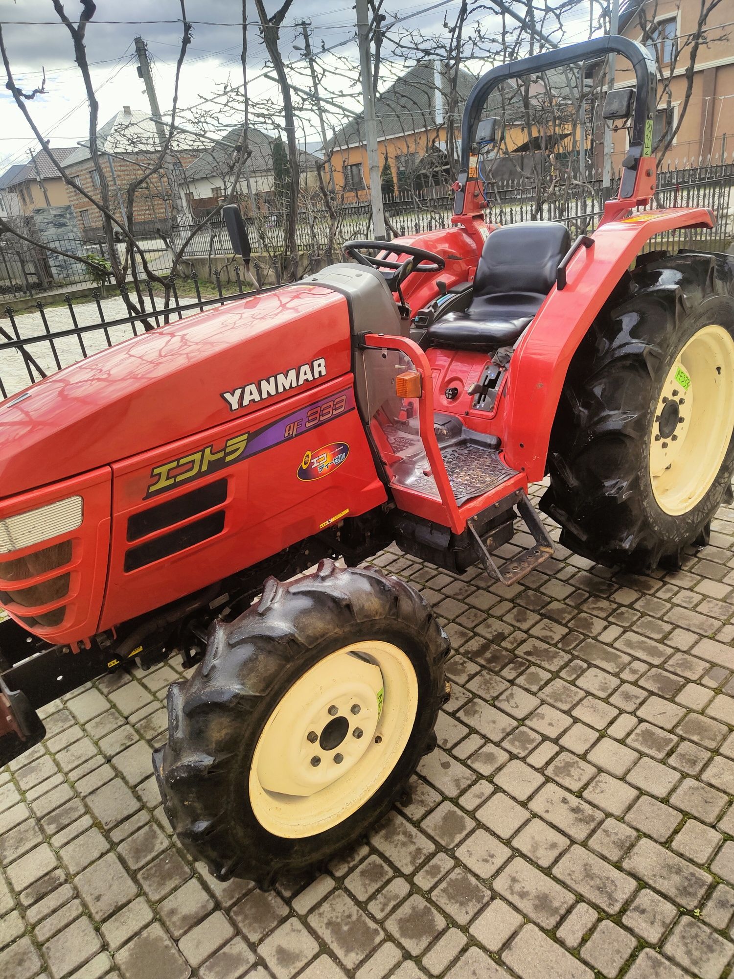 Японський трактор YANMAR AF 333
