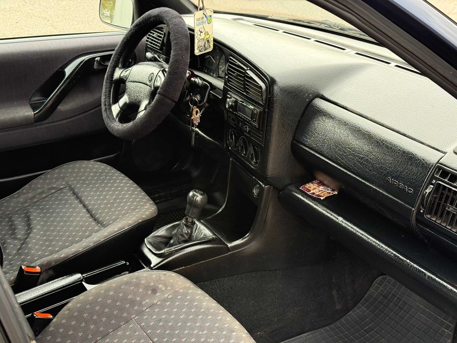 Продам VOLKSWAGEN Passat b4 1994р 1.8газ-бенз