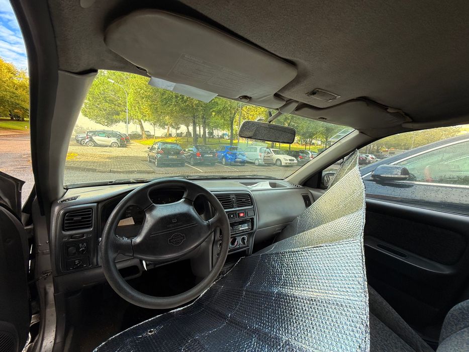 Nissan Almera carro em bom estado