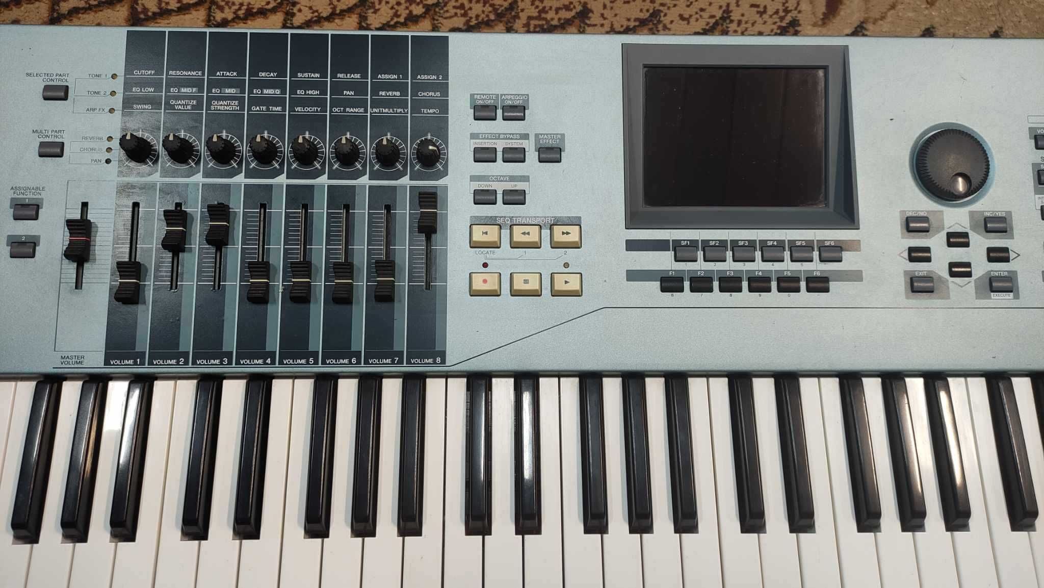 Yamaha Motif XS7 + case