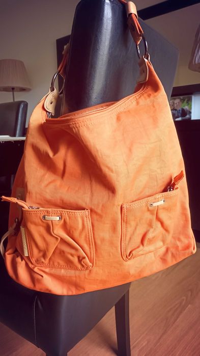 Mala cor de laranja