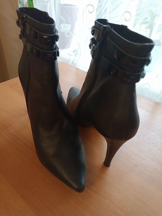 Обувь Полусапожки сапожечки сапожки сапоги короткі класика