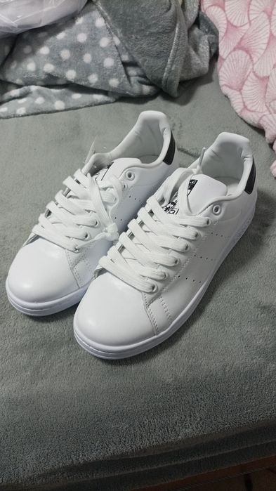 Stan Smith pretos