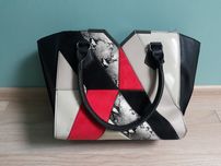 Elegancka czarna torebka z dodatkami jak nowa