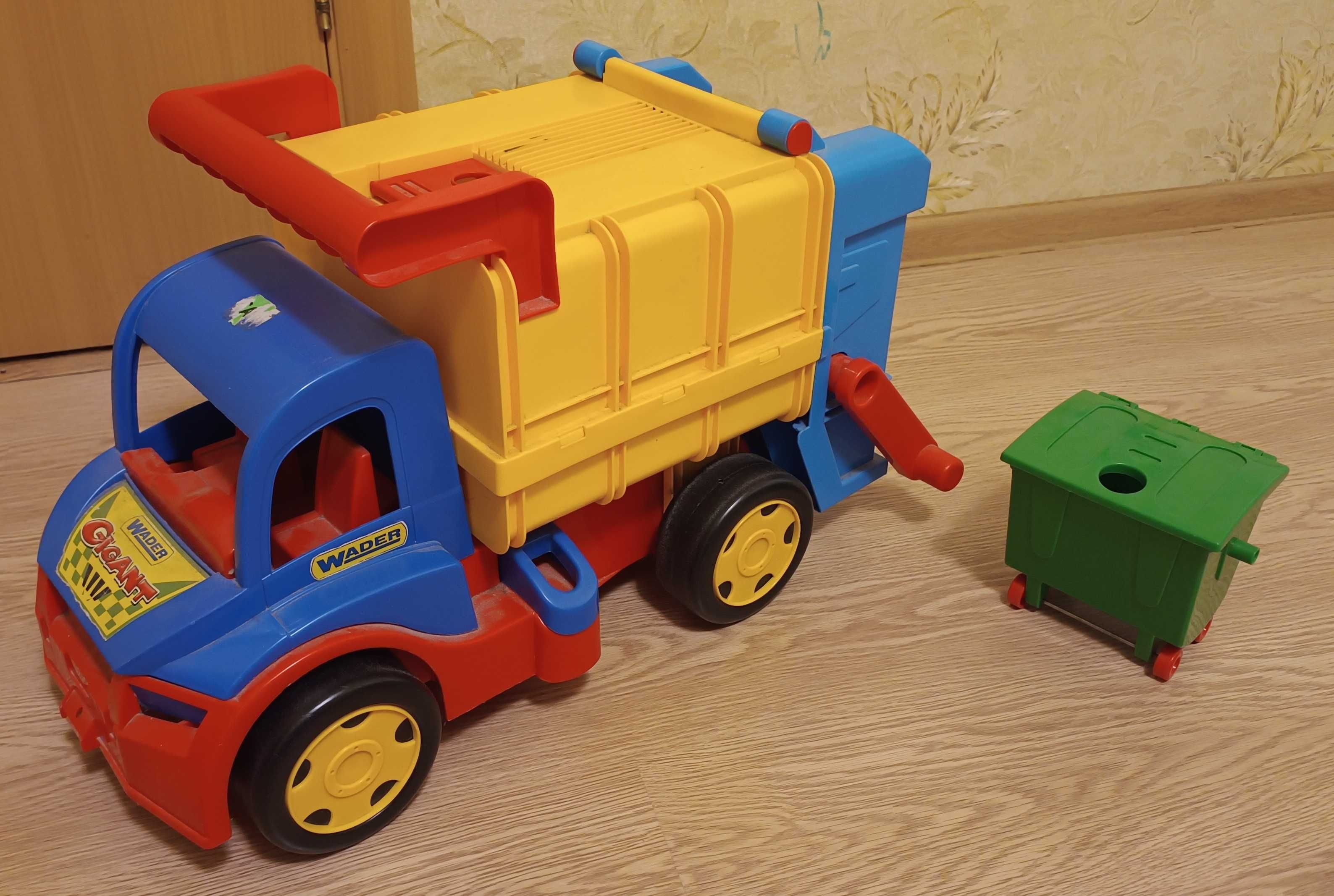 Іграшкова машинка Сміттєвоз із серії Wader Gіgant Truck (67000)