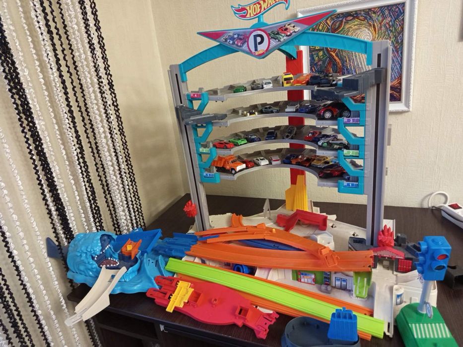 Легендарный гараж парковка Hot Wheels Ultimate Garage (Хот Вилс)