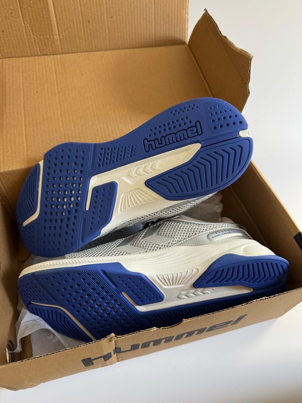 Nowe sneakersy sportowe HUMMEL REACH TR CORE SILVER srebrne 38