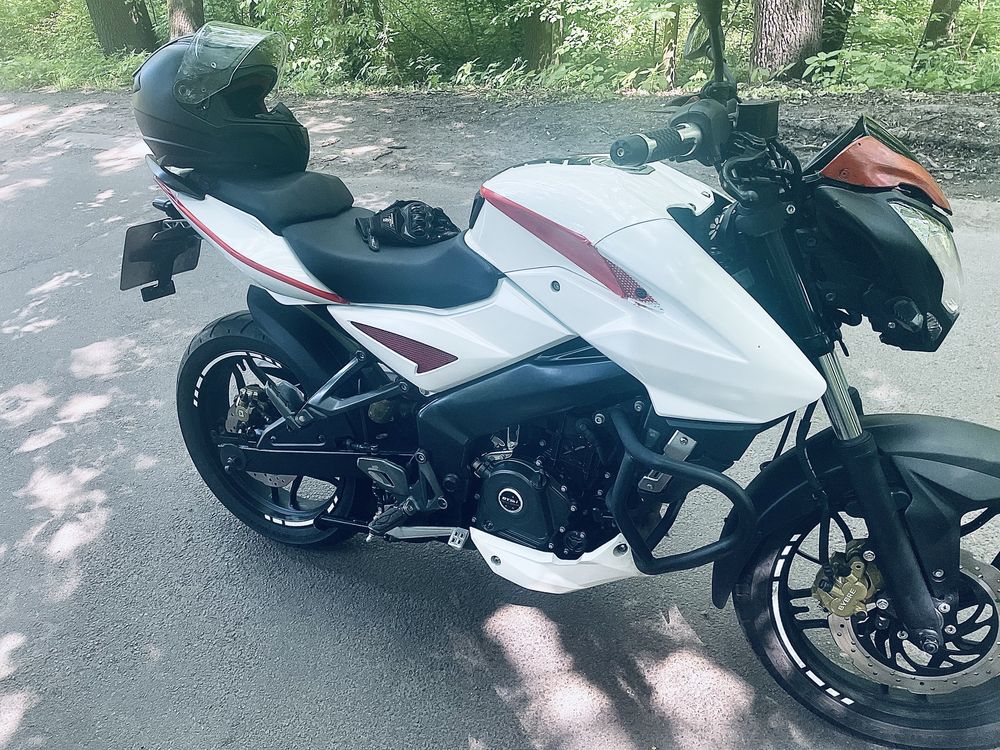 Продам мотоцикл bajaj pulsar ns200