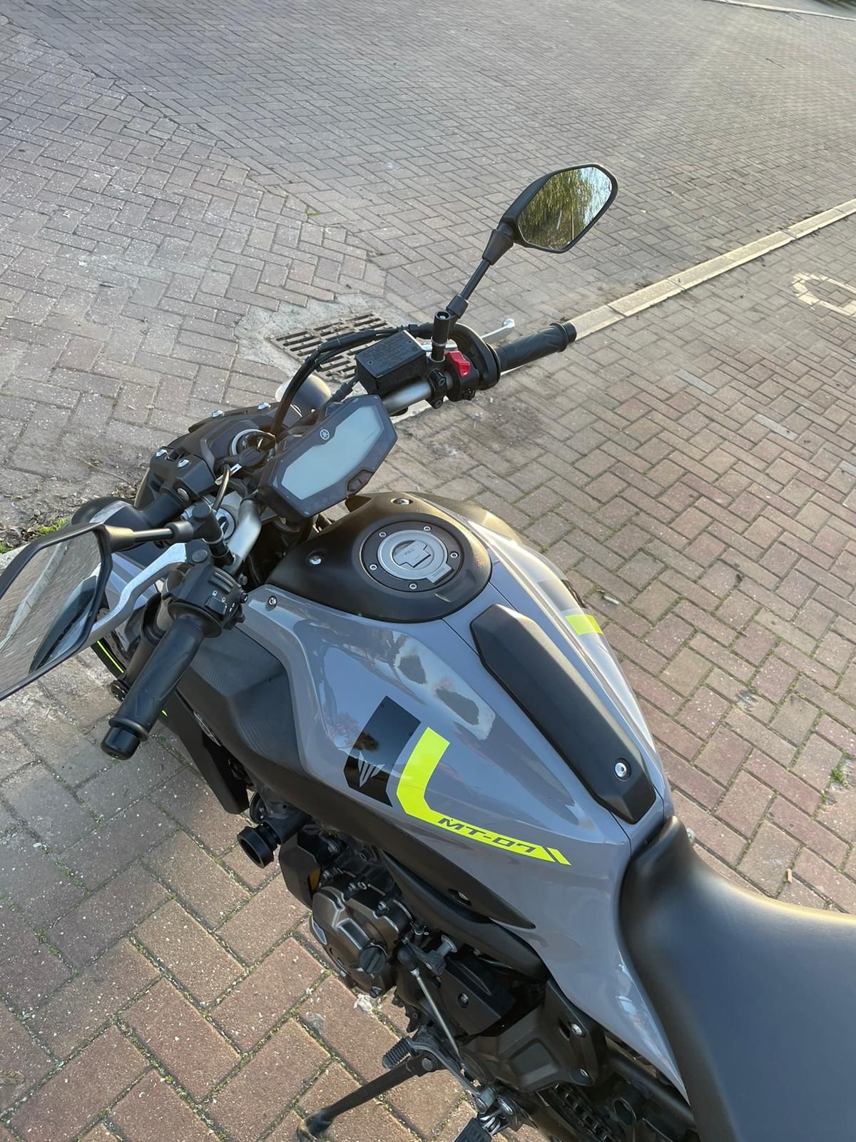 Yamaha mt 07 35kw de livrete