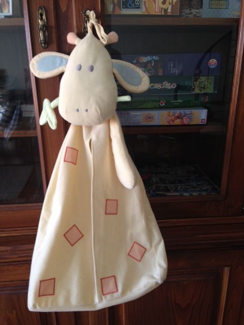 Girafa para arrumação pijamas ou brinquedos