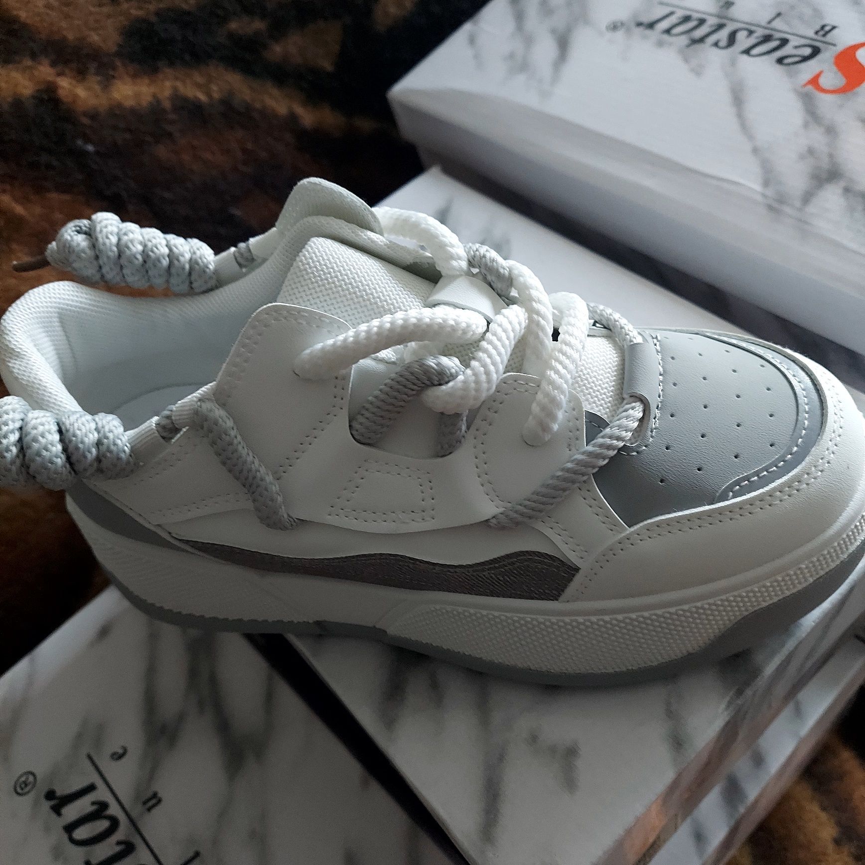 Nowe adidasy damskie 39