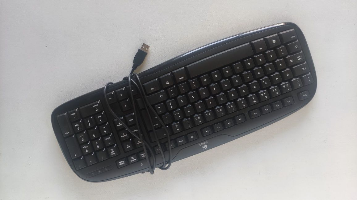 Teclado Logitech Classic 200