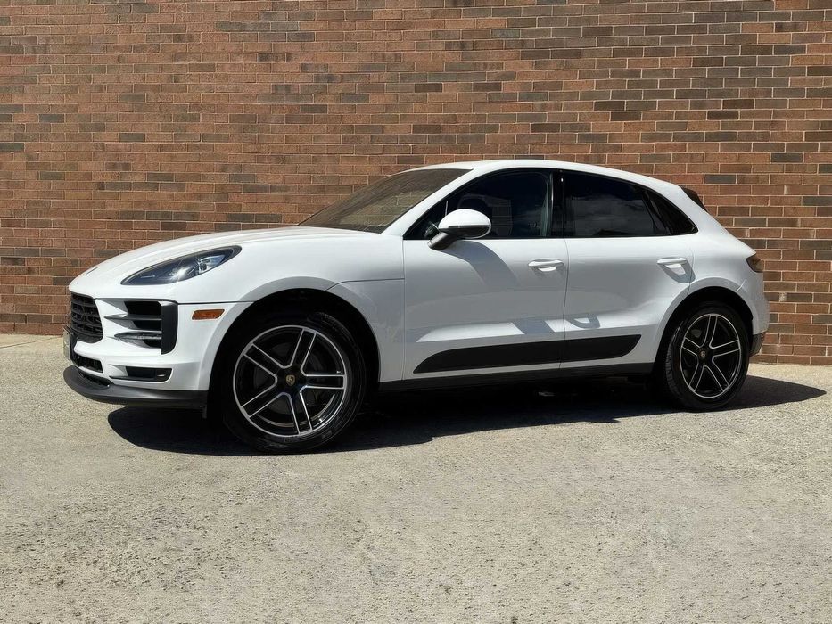 Porsche Macan S      2020