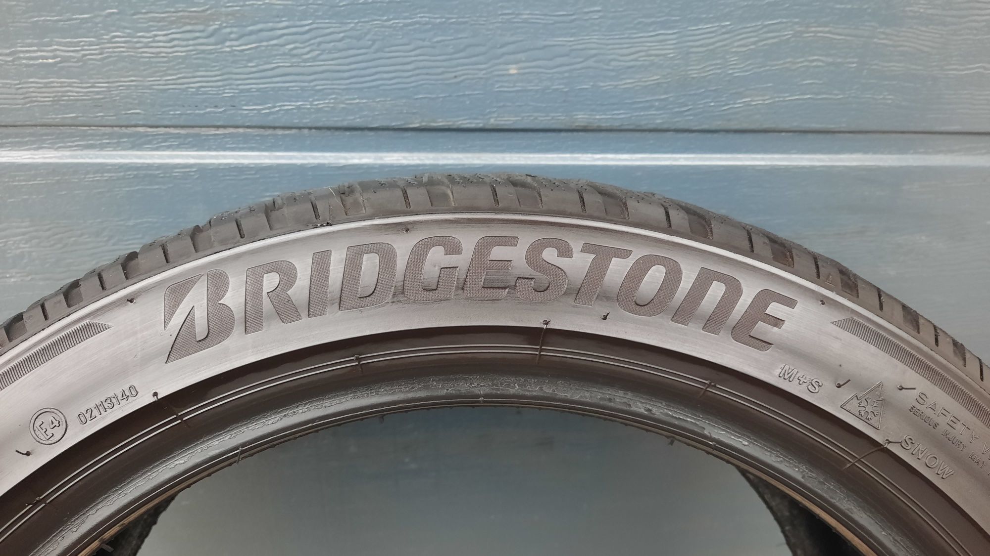 Bridgestone 225/45 R18 Blizzak 7 mm 2021