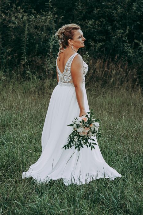 Sukienka ślubna biała