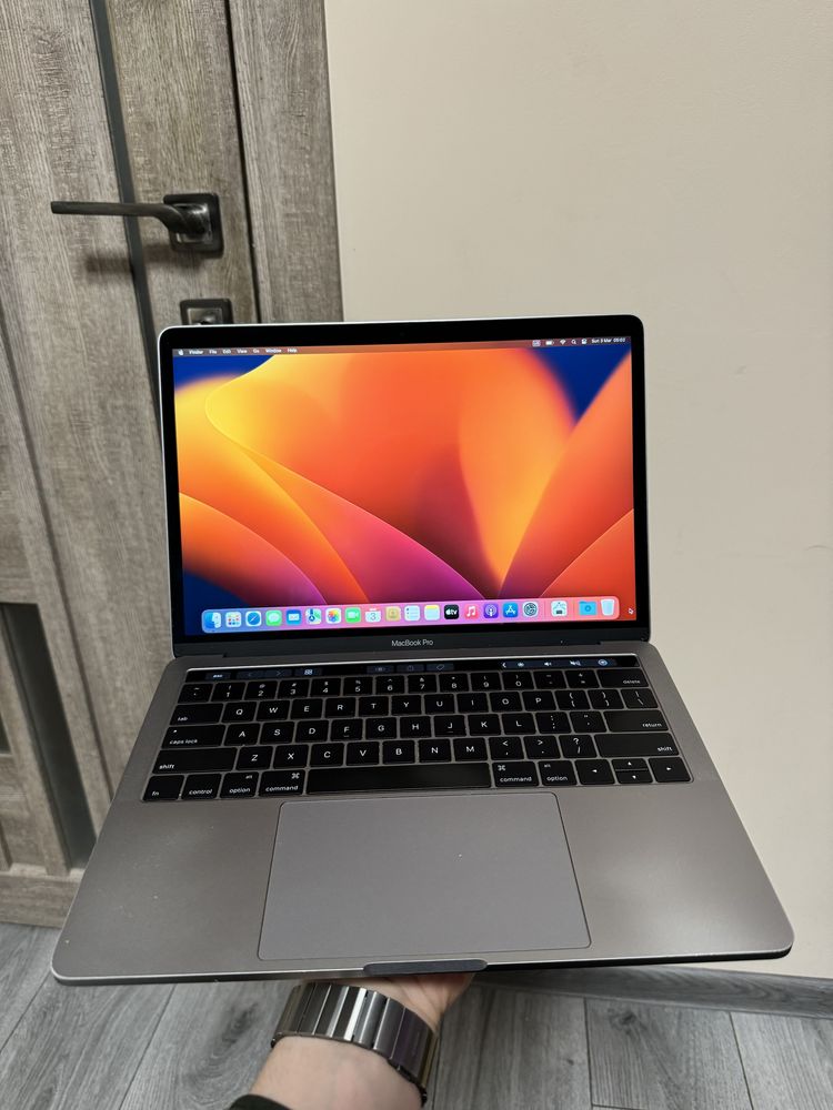 Macbook pro 13 2019 core i5 16/256gb touchbar