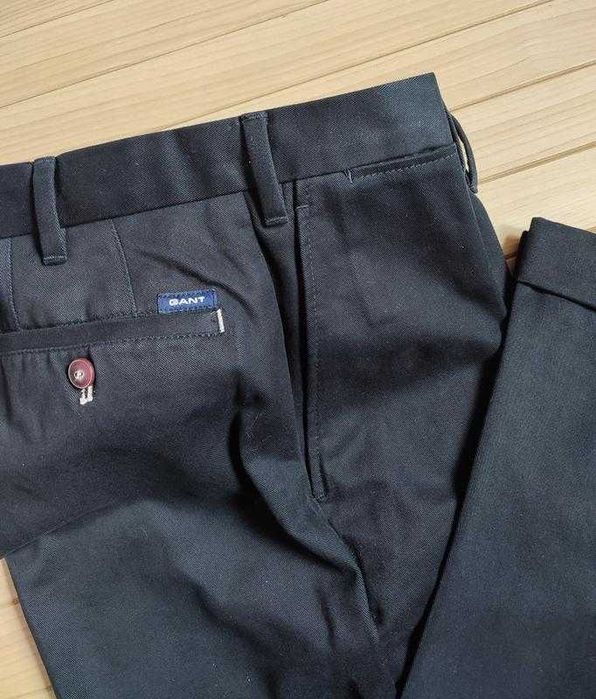 чёрные брюки от gant regular fit португалия - 34W/наш 50р