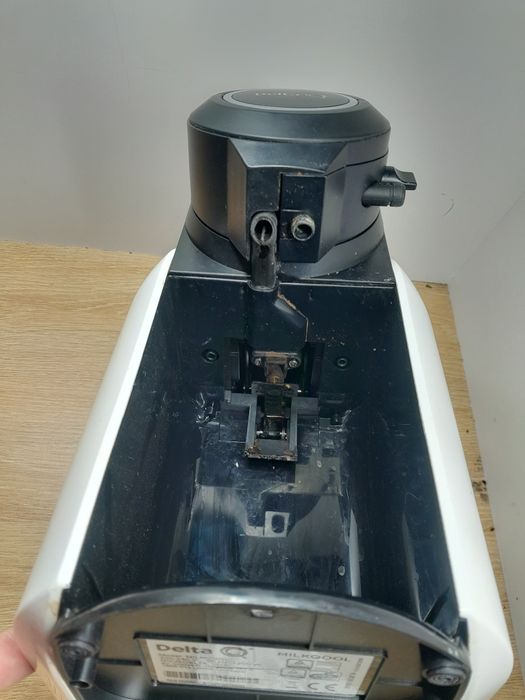 Ekspres kapsułkowy delta q milkqool USZKODZONY 1200W
