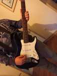 Guitarra squier mini.