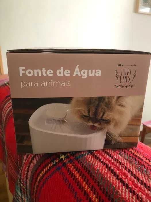 Fonte de água gato/cão nova