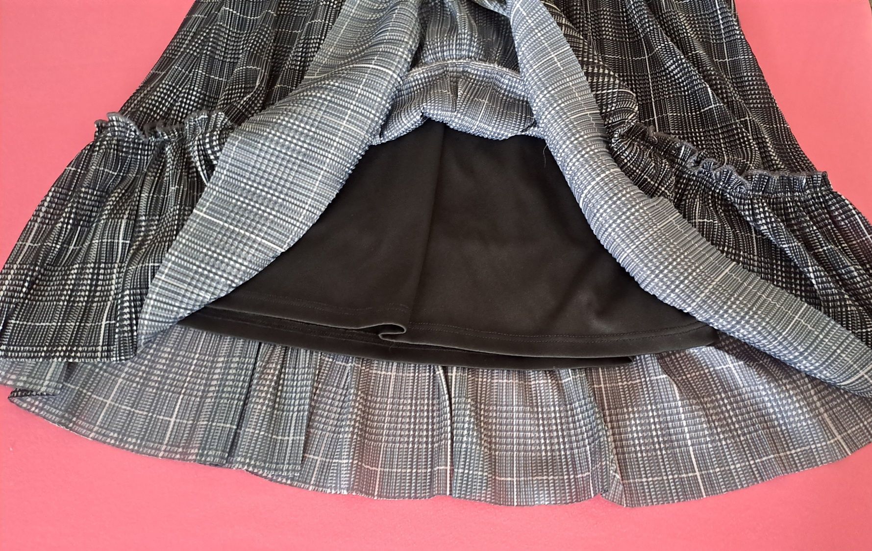 Sukienka Mochito R:XL, podszewka, piękne plisowana