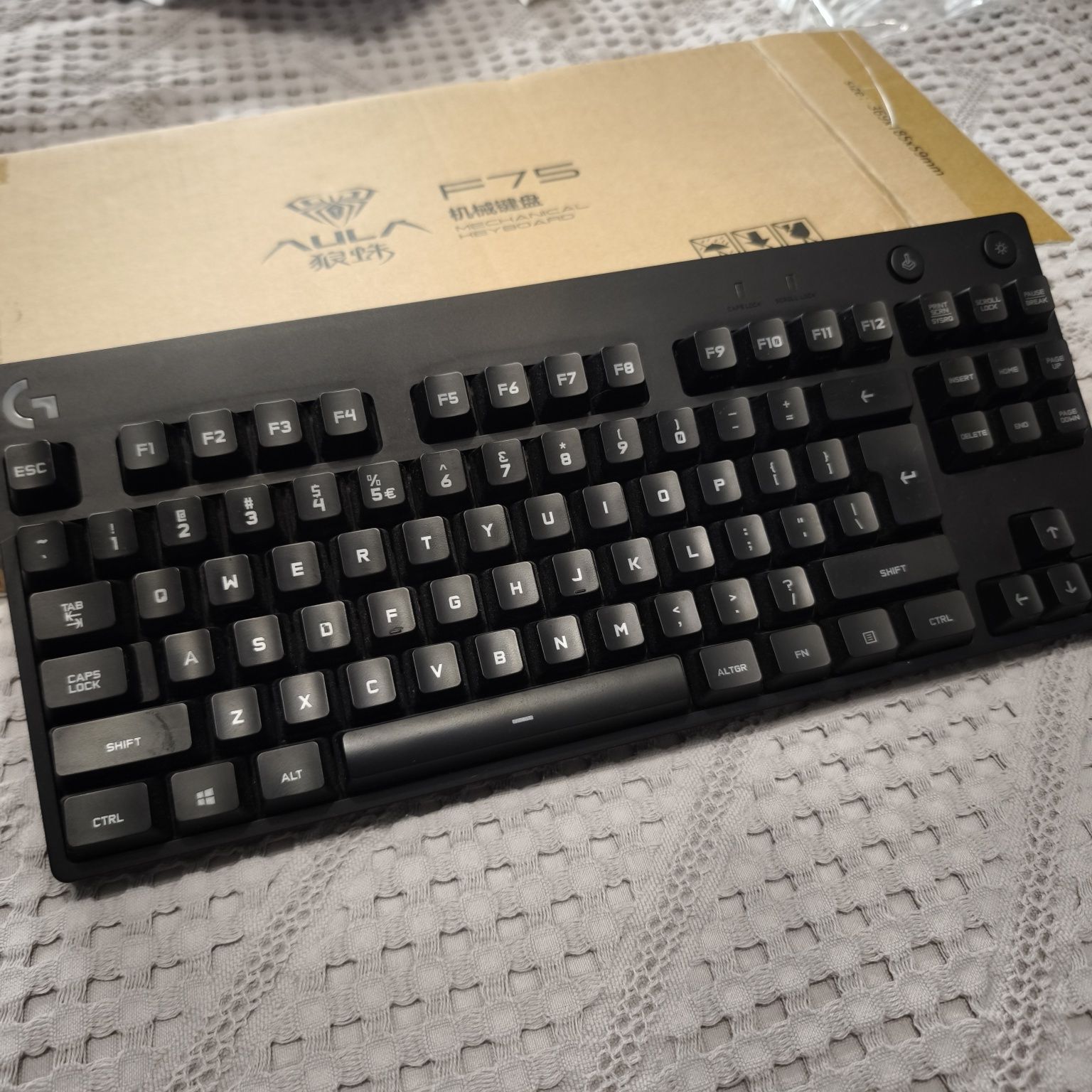 Клавіатура дротова Logitech G PRO Mechanical Gaming USB