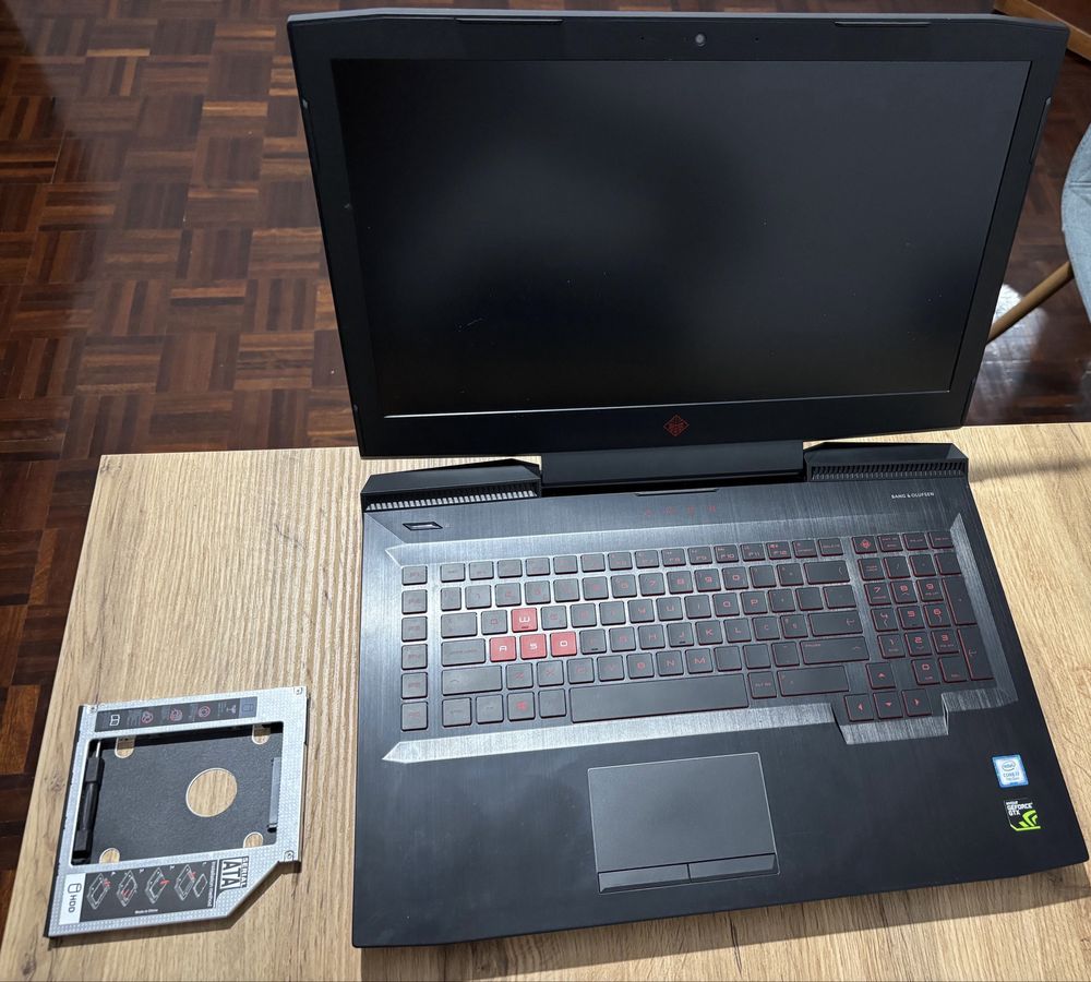 Portatil Omen 17-an022np