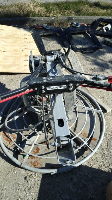 Zacieraczka spalinowa SWEPAC TR 950P STD do posadzek betonowych