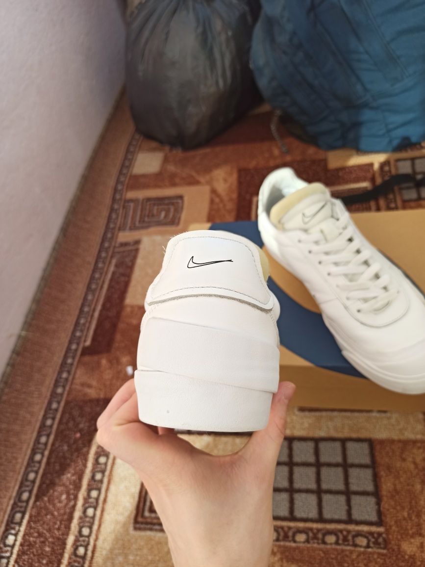 Мужские кеды Nike кожа 42.5 размер белые