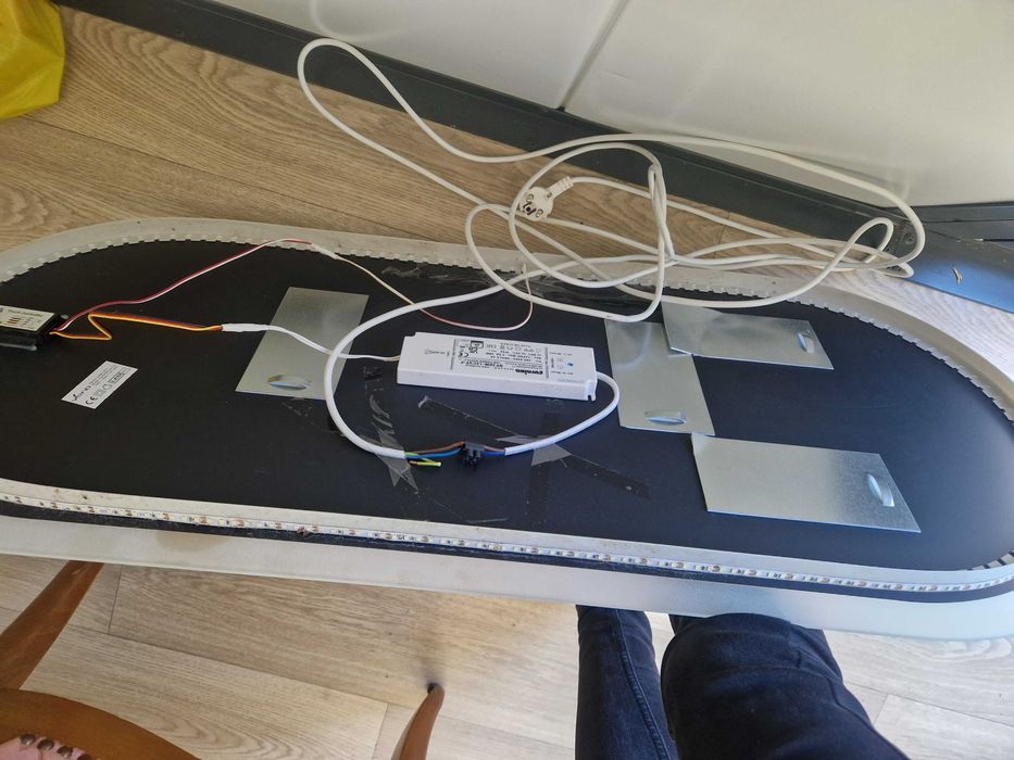 Lustro z podswietleniem led