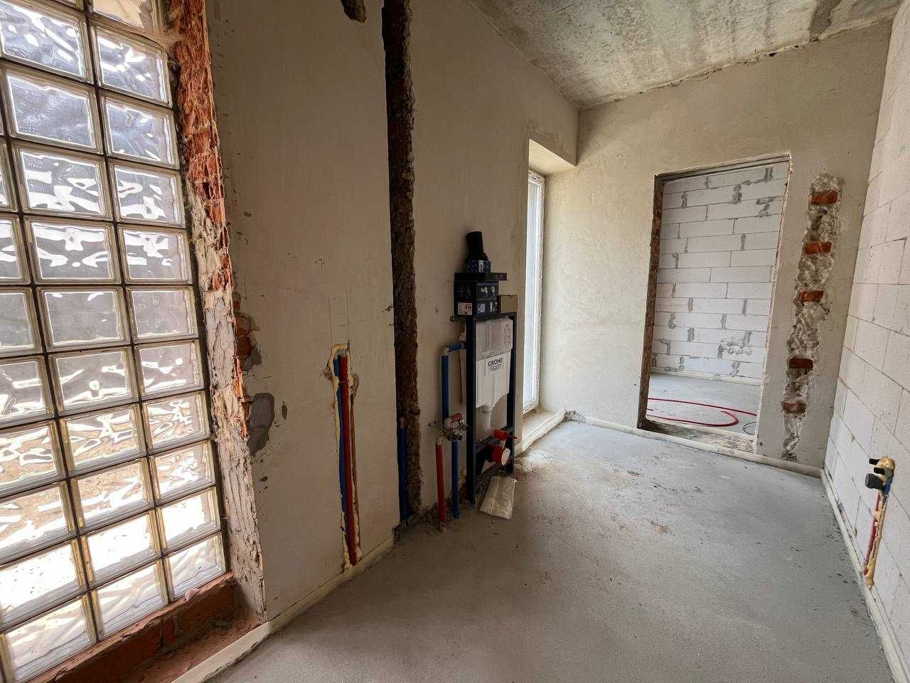 Стильний Duplex з терасою та навісом - 180м2, част.ремонт, комунікації
